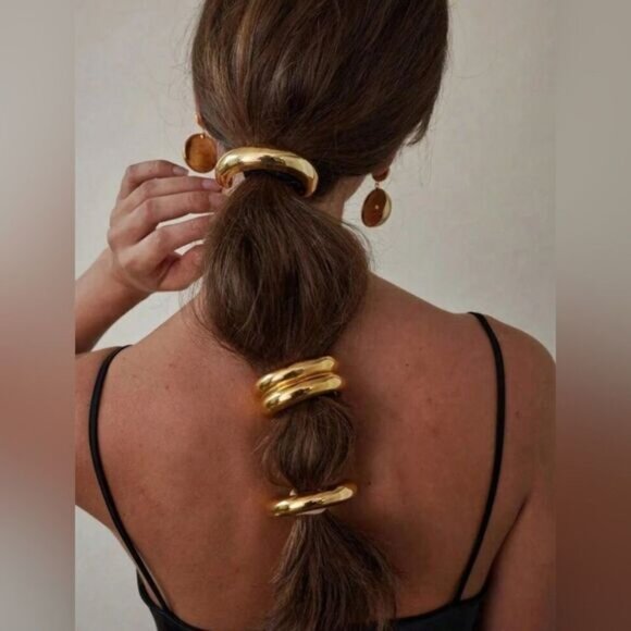 Anthropologie Accessories - Metal scrunchie N760